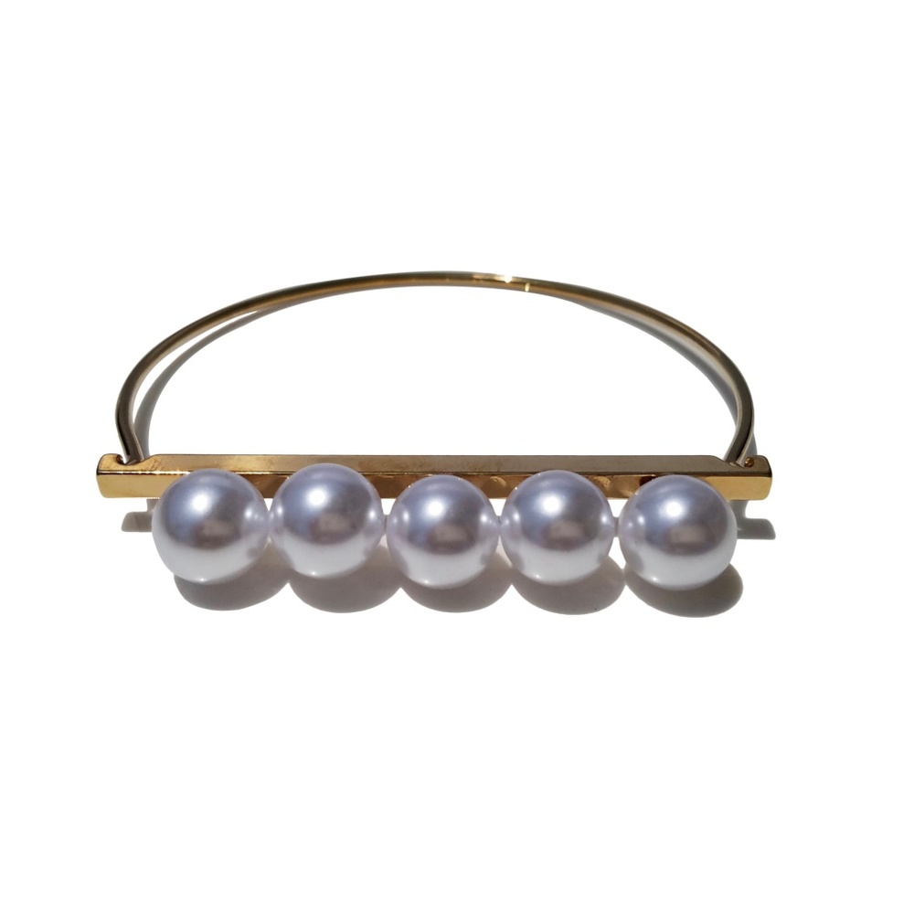 SIMULATED PEARL BANGLE BRACELET